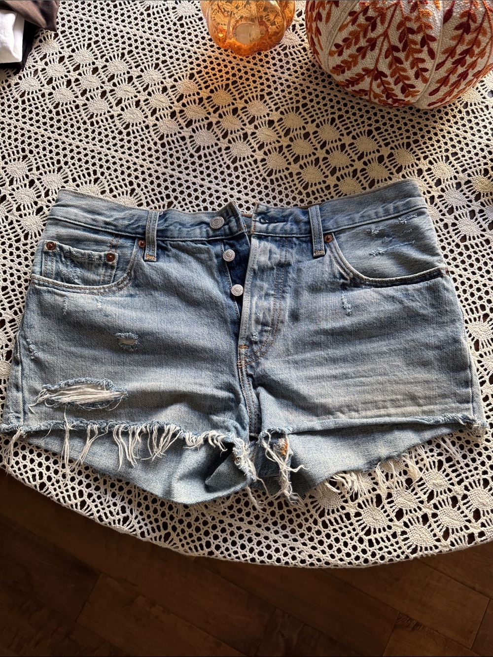 Levi's 501 mid-rise shorts